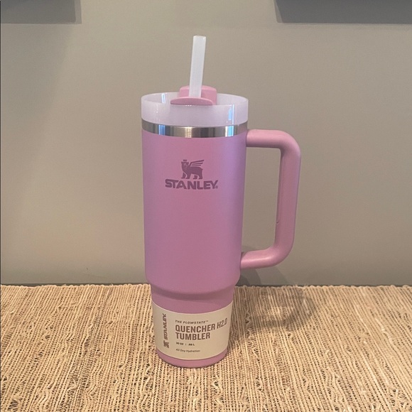 Stanley Lilac 30 oz Quencher H2.0 Tumbler with Handle - Picture 1 of 6